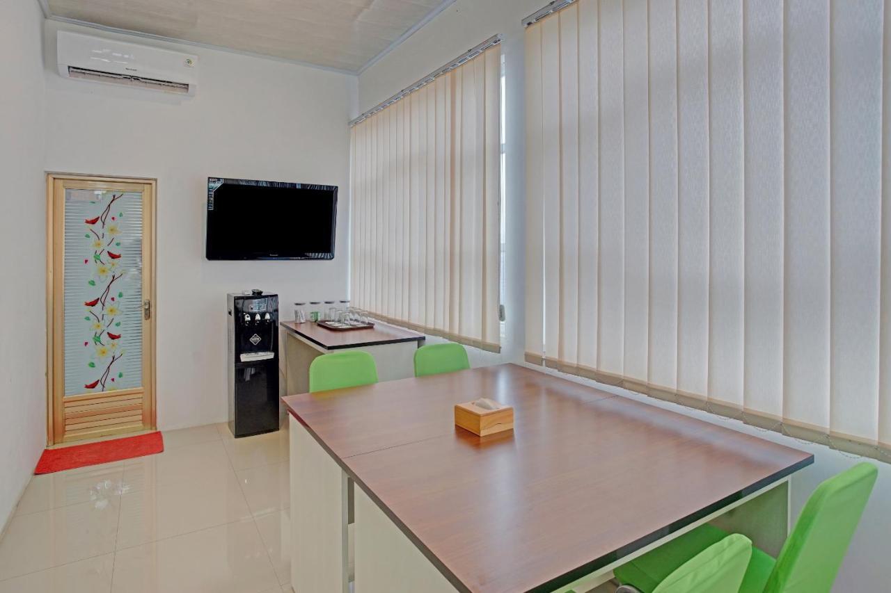 Oyo 90404 Pringombo Homestay 2 Syariah バンダールランプン エクステリア 写真
