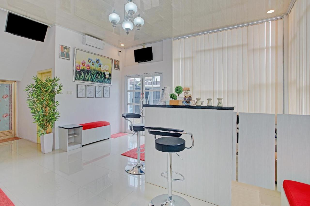 Oyo 90404 Pringombo Homestay 2 Syariah バンダールランプン エクステリア 写真