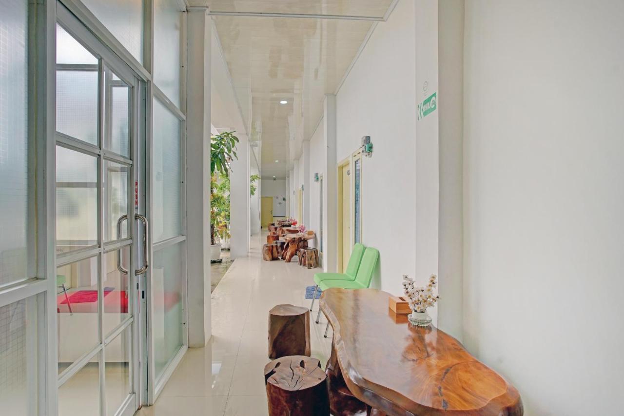 Oyo 90404 Pringombo Homestay 2 Syariah バンダールランプン エクステリア 写真
